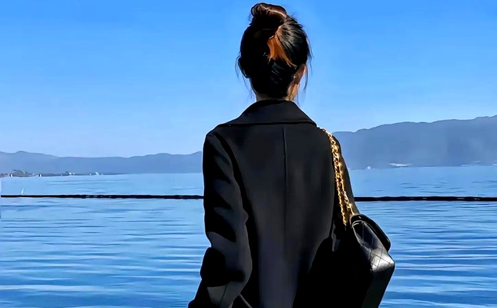 当老婆经常和别的男人聊天时,该怎么做