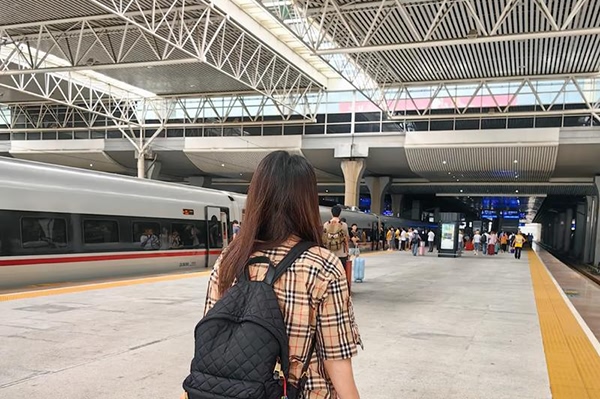 女朋友出差频繁,感情会走向何方