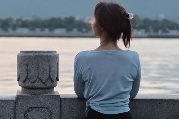 夫妻相隔千里,如何维系感情的桥梁