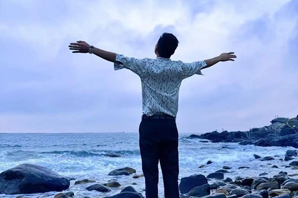 用幽默化解男人的怒火:巧妙哄他的方法