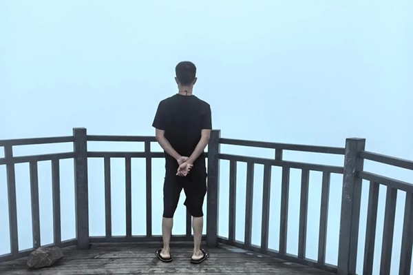 当出轨成为生活的一部分:她的婚姻还能