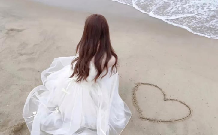 出差女性的忠诚考验:常出差是否意味着